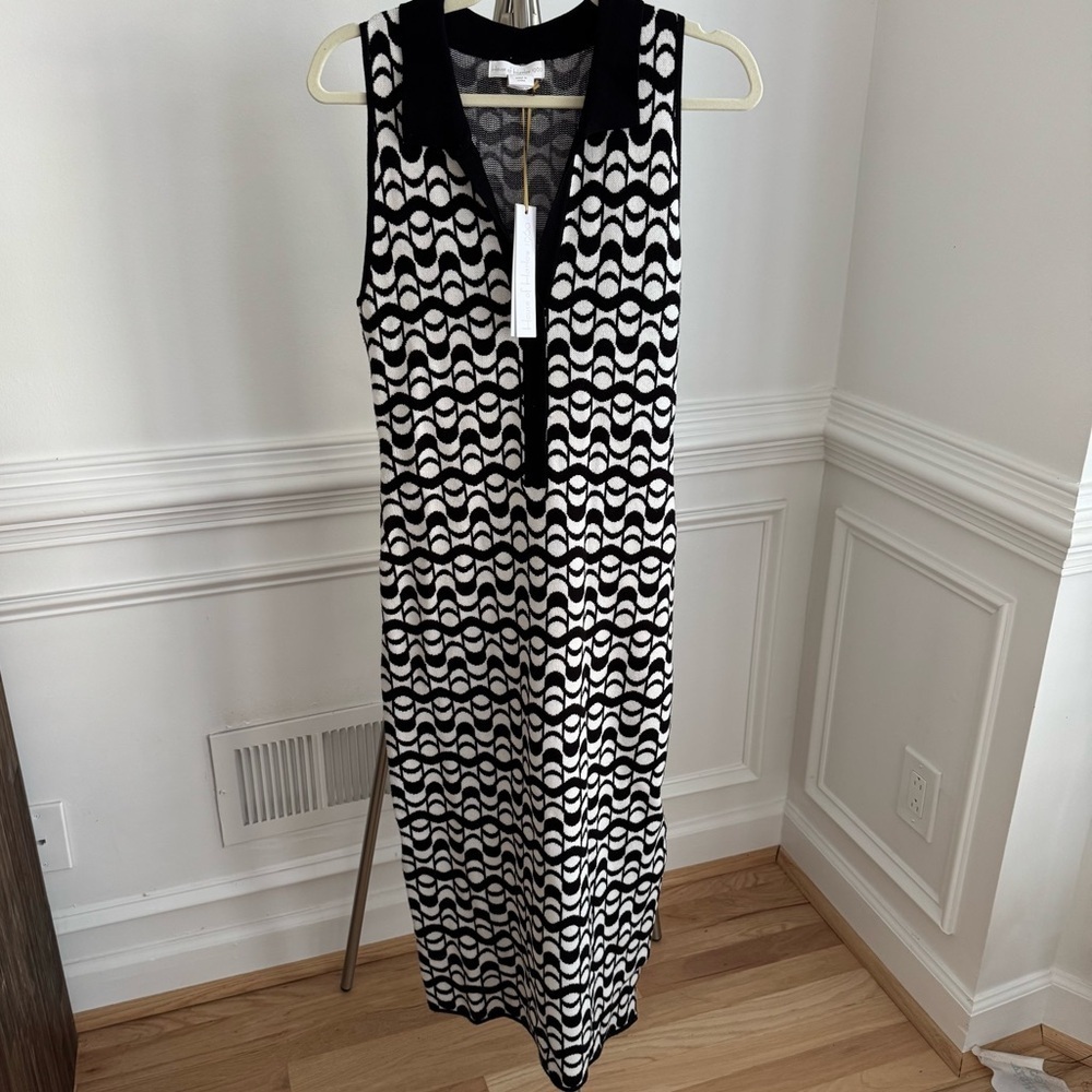 NWT House Of Harlow 1960 Black White V-Neck Side Slit Knit Beach Dress Size M
